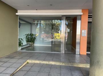 Departamento de 1 ambiente, La Boca · Monoambiente Muy Luminoso - Parque Lezama - Av Alte. Brown 170 - Piso 9°