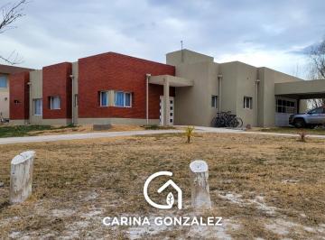 Casa · 216m² · 5 Ambientes · 2 Cocheras · Venta Casa 3 Dormit. en Barrio Privado Los Olivos Centenario, Neuquén