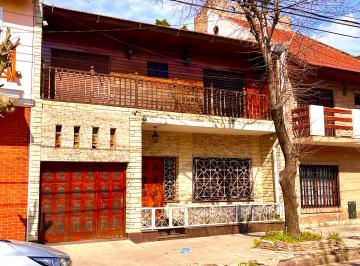 Casa de 7 ambientes, Avellaneda · Casa en Tres Plantas con Jardín y Quincho