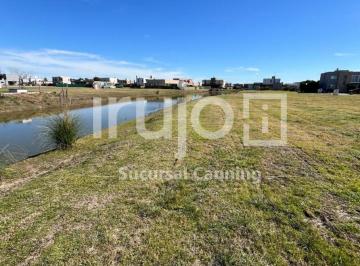 Terreno · 937m² · Terreno en Venta con Fondo a La Laguna en Barrio Cerrado La Alameda - Canning