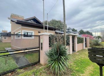 Casa · 80m² · 4 Ambientes · 1 Cochera · Venta de Casas en Barrio San Rafael - Ideal Vivienda Permanente!