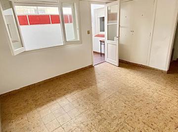 Departamento · 62m² · 3 Ambientes · 3 Ambientes con Dependencia y 2 Patios Venta Flores