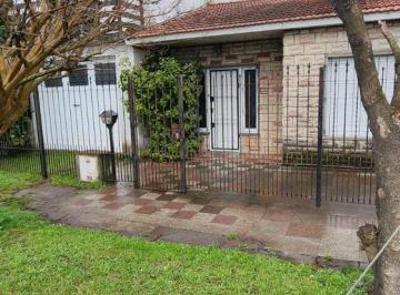 Casa · 120m² · 4 Ambientes · 2 Cocheras · Casa en Ruta 88 484