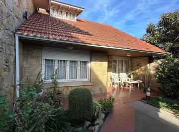 Casa · 180m² · 3 Ambientes · 1 Cochera · Casa en Mar del Plata