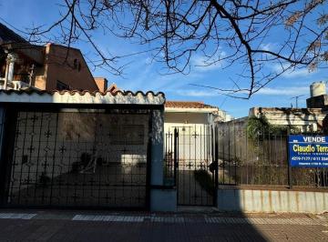 Casa · 100m² · 4 Ambientes · 1 Cochera · Chalet en Venta en R. Calzada