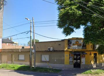 Local comercial , Zárate · Esquina en Av Lavalle en Zárate