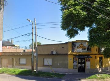 Local comercial · 220m² · Esquina en Av Lavalle en Zárate