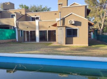 Casa de 4 ambientes, Villa Allende · Casa en Venta - Villa Allende Golf
