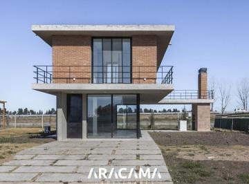 Casa de 4 ambientes, Ezeiza · Casa en Venta en Lares de Canning - Canning