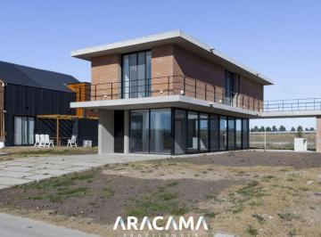 Casa · 163m² · 4 Ambientes · Casa en Venta en Lares de Canning - Canning