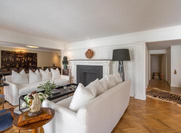 Departamento · 245m² · 6 Ambientes · 1 Cochera · Venta de Piso de 6 Ambientes C/ Dep. en Ayacucho y Guido