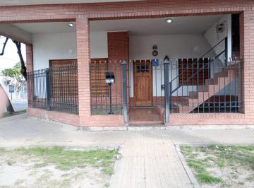 Casa de 3 ambientes, Avellaneda · Alquilo 3 Amb en Wilde con Cochera