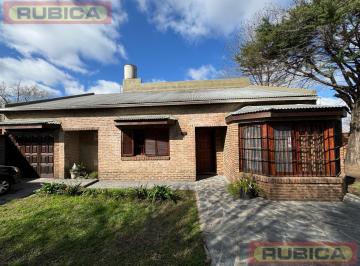 Casa · 200m² · 6 Ambientes · 1 Cochera · Casa en Venta