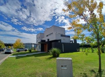 Casa de 4 ambientes, Esteban Echeverría · Venta Casa en Barrio Santa Ines Canning