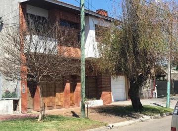 Departamento · 100m² · 3 Ambientes · 1 Cochera · Departamento Dúplex en Venta Ubicado en Banfield, Lomas de