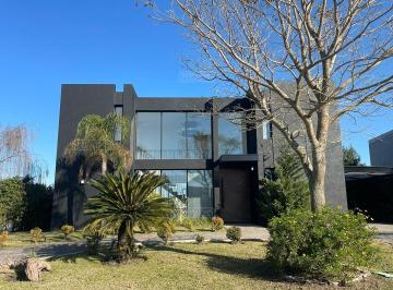 Casa · 247m² · 5 Ambientes · 1 Cochera · Puertos / Escobar - Ceibos - Casa en Alq. Temporario Ubicado en Ceibos, Puertos, Escobar