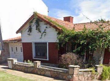 Casa de 4 ambientes, Morón · Venta Casa 4 Ambientes con Dos Cocheras - Castelar