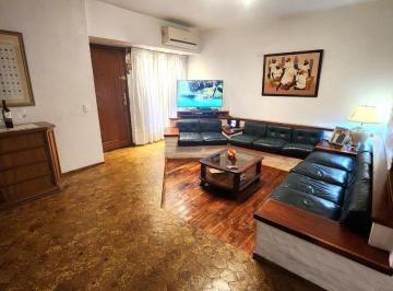 Casa · 300m² · 6 Ambientes · 2 Cocheras · Casa en Venta Soreda 6200 Wilde