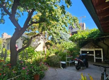 Casa · 226m² · 5 Ambientes · 1 Cochera · Casa en Venta con 3 Dorm. + 5 Habitaciones con Baño Privado Para Alquilar