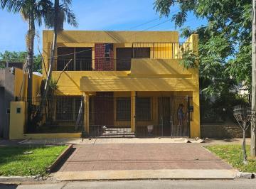 Casa · 260m² · 5 Ambientes · 2 Cocheras · Casa en Venta 4 Dorm. Parque Pileta Garage Permuta