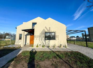 Casa · 176m² · 4 Ambientes · 1 Cochera · Casa en Venta en Santo Tomas, Pilar, G. B. a. Zona Norte