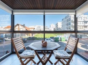 Departamento · 60m² · 3 Ambientes · 1 Cochera · Apartamento 2 Dorm. y Garaje. Frente Al Emir