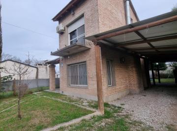 Casa · 120m² · 6 Ambientes · 1 Cochera · Casa en Calle 27 y 54 - Los Pinos 2 - Álvarez