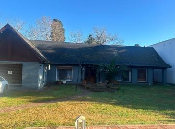 Casa de 5 ambientes, San Miguel · Venta Casa Chalet Tipo Quinta. Barrio El Tato