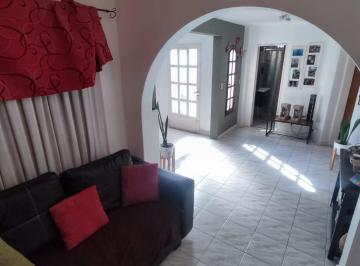 Casa de 3 ambientes, La Matanza · Casa 3 Amb. Garage, Patio, Terraza - Venta Ramos Mejía. Apto Credito Hipotecario