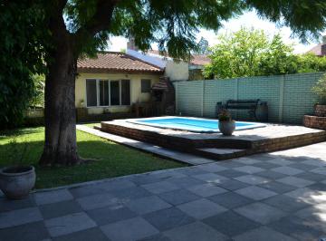 Casa de 4 ambientes, Lomas de Zamora · Casa 4 Ambientes con Parque, Pileta y Quincho | Llavallol