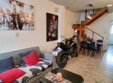 Casa de 7 ambientes, Neuquén · Vendo Casa + Duplex, Sta Genoveva, Neuquen