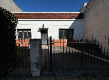 Casa de 3 ambientes, General San Martín · Casa 3 Ambientes con Jardin, Entrada de Auto, Patio, Parrilla y Terraza Propia