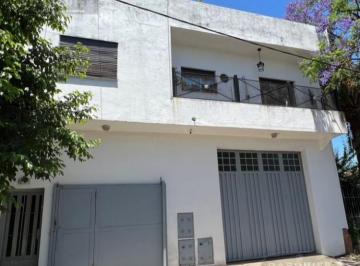 Local comercial · 370m² · Deposito con Departamento en Planta Alta
