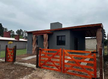 Casa · 85m² · 3 Ambientes · 1 Cochera · Casa en Villa del Dique