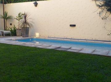 Casa · 229m² · 3 Dormitorios · 1 Cochera · Alto Dorrego - Río Cuarto 2100 Entre Comandante Espora y Blanco Encalada - Alto Do