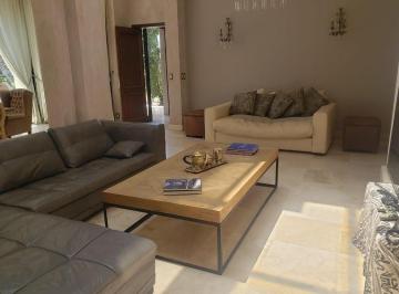 Casa · 357m² · 4 Ambientes · 1 Cochera · Dalvian - Cerro Catedral - Barrio Dalvian Sector Vip