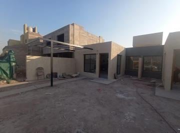 Casa · 80m² · 4 Ambientes · 2 Cocheras · Casa en Barrio Privado Vista Oliva