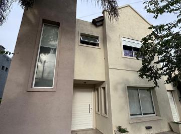 Casa de 4 ambientes, La Calera · Apto Credito Propiedad en Venta en La Estanzuela – 3 Dorm.