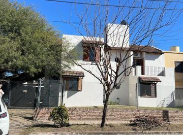 Casa de 5 ambientes, Córdoba · Imperdible! Casa en Arguello