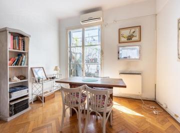 Departamento · 76m² · 3 Ambientes · Balvanera 3 Amb C/ Depend Av Rivadavia 2500 Edificio Histo. Piso Alto Muy Luminoso