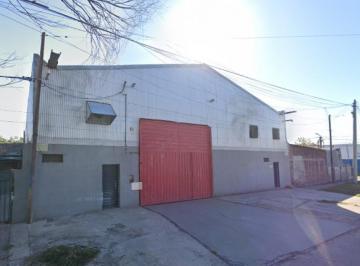 Bodega-Galpón · 700m² · 8 Ambientes · Galpon y Tres Departamentos, Rosario, Santa Fe