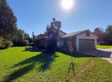 Quinta vacacional · 280m² · 6 Ambientes · 5 Cocheras · Quinta en Brandsen 460