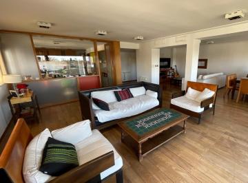 Departamento · 187m² · 4 Ambientes · 1 Cochera · Piso de Categoria 3 Dorm. en Venta B° Nueva Cordoba