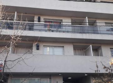 Foto · Alberdi. Caseros 1724. Pileta y Asadores! Hermoso