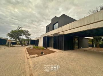 Casa de 8 ambientes, Córdoba · Vendo Casa de 3 Dorm. en Housing Walcarde 28