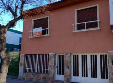 Casa de 5 ambientes, La Plata · Casa en Alquiler en La Plata Calle 15 E/ 36 y 37