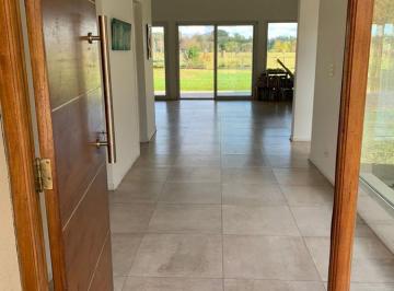Casa · 174m² · Rbs. Hermosa Casa en El Campo Fincas Exclusivas, Cardales.