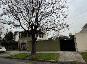 Casa de 5 ambientes, Lomas de Zamora · Venta Casa Doble Lote, Lomas de Zamora