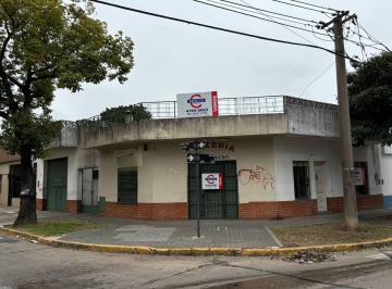 Casa · 198m² · 3 Ambientes · Gran Casa a Reciclar con Galpón y Local en Ochava en Brasil y Lavalle, Villa Martelli