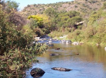 Río límite Norte · Campo de 102 Ha / Títulos Perfectos / Charbonier